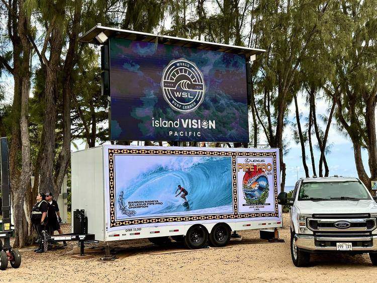 WSL Lexus Pipe Pro on the North Shore